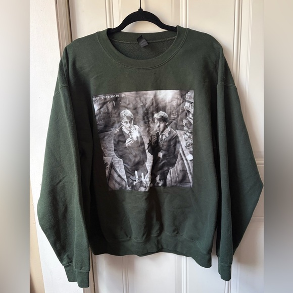 Gildan Sweaters - Smoking Wizards Graphic Sweatshirt Forest Green Crewneck L